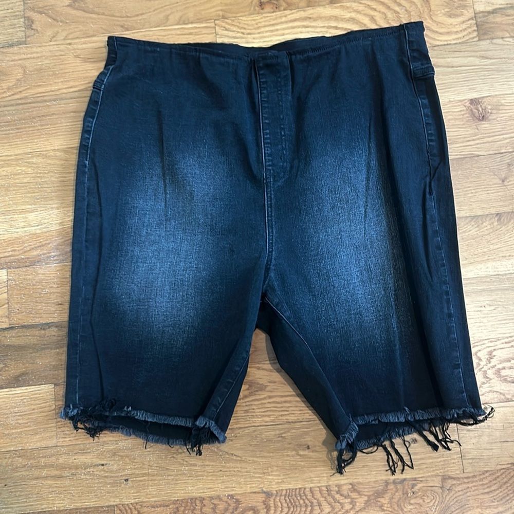 Risen Jeans Plus 3XL Black Denim Bermuda Shorts Pull On Frayed Hem Stretch 18x8